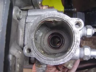Как поменять термостат на газели 405 двигатель?